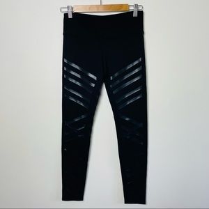 Alo Yoga Black Linear Striped Leggings EUC
